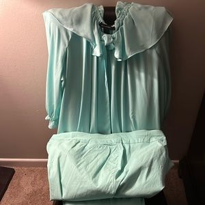 Ashley Stewart Top and bottom capri set